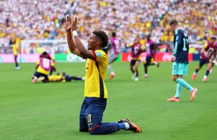 Kevin Rodríguez celebrates