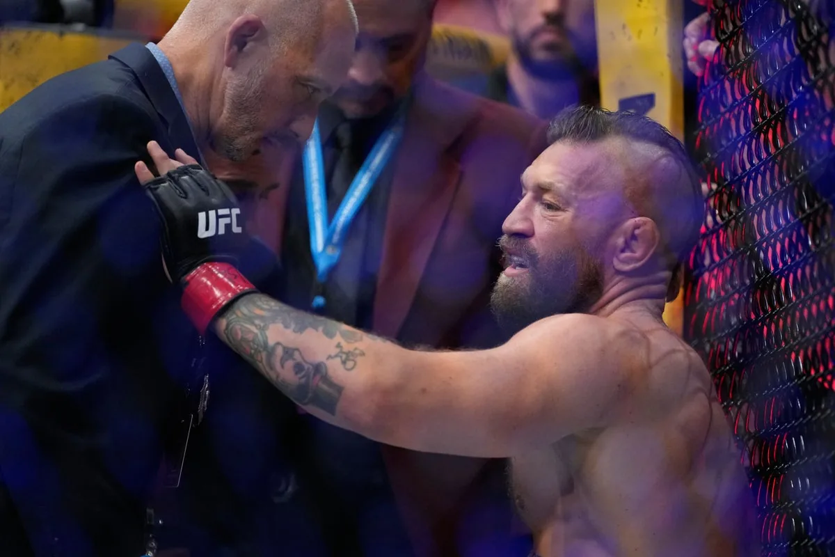 Conor McGregor’s long-awaited UFC return ends after 69 seconds with knee injury