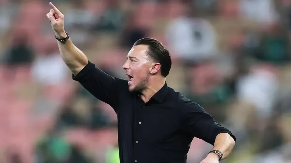 Matthias Jaissle pointing on the touchline