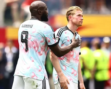 Kevin De Bruyne and Romelu Lukaku at the end of the match
