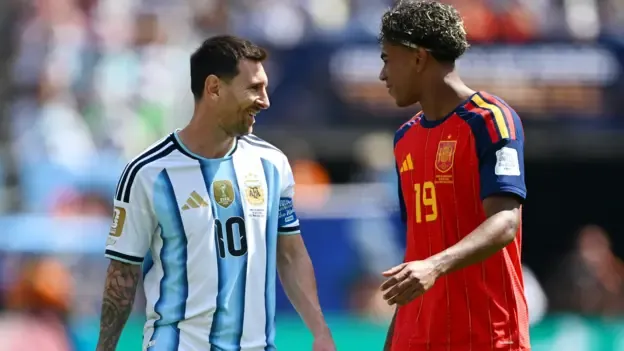 Lionel Messi and Lamine Yamal