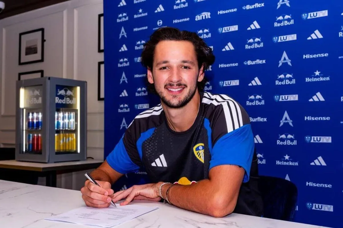 James Trafford signs for Leeds United